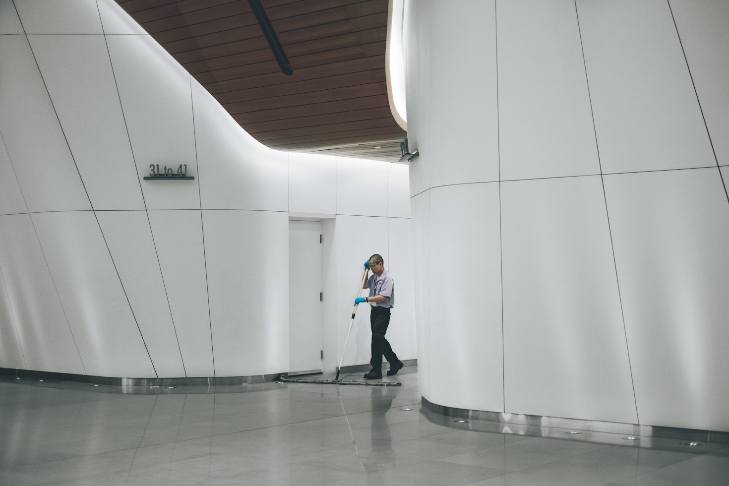 How 24/7 Cleaning Boosts Entertainment Venue Operations